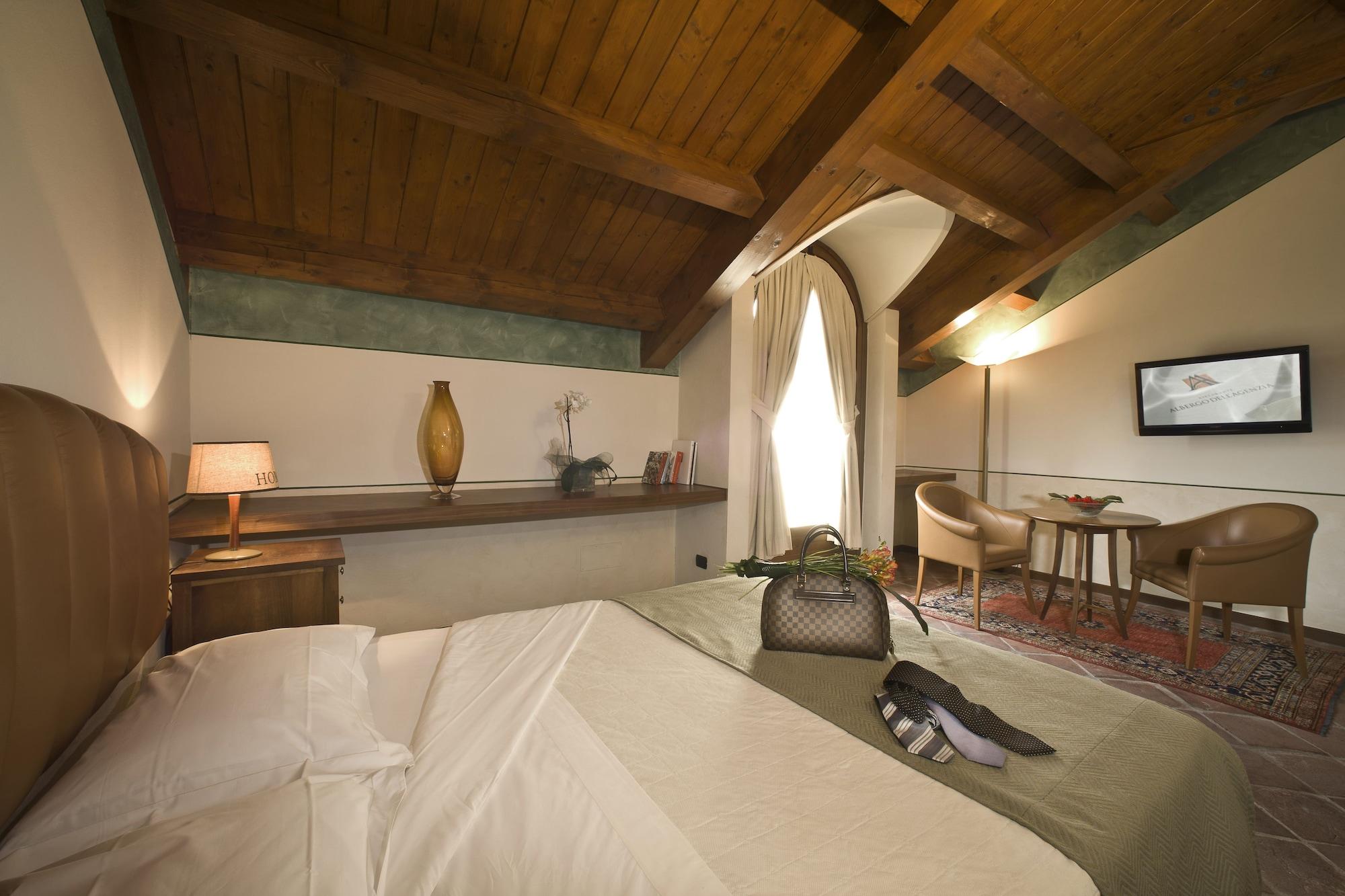 Albergo Dell'Agenzia Бра Экстерьер фото