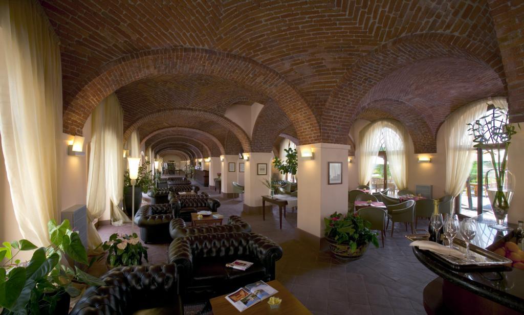 Albergo Dell'Agenzia Бра Экстерьер фото