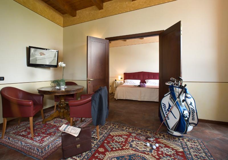 Albergo Dell'Agenzia Бра Экстерьер фото